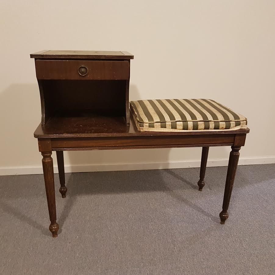 SOLD - Vintage telephone table/ gossip table